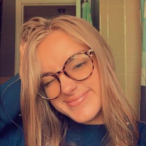 Meet your Posher, Luci